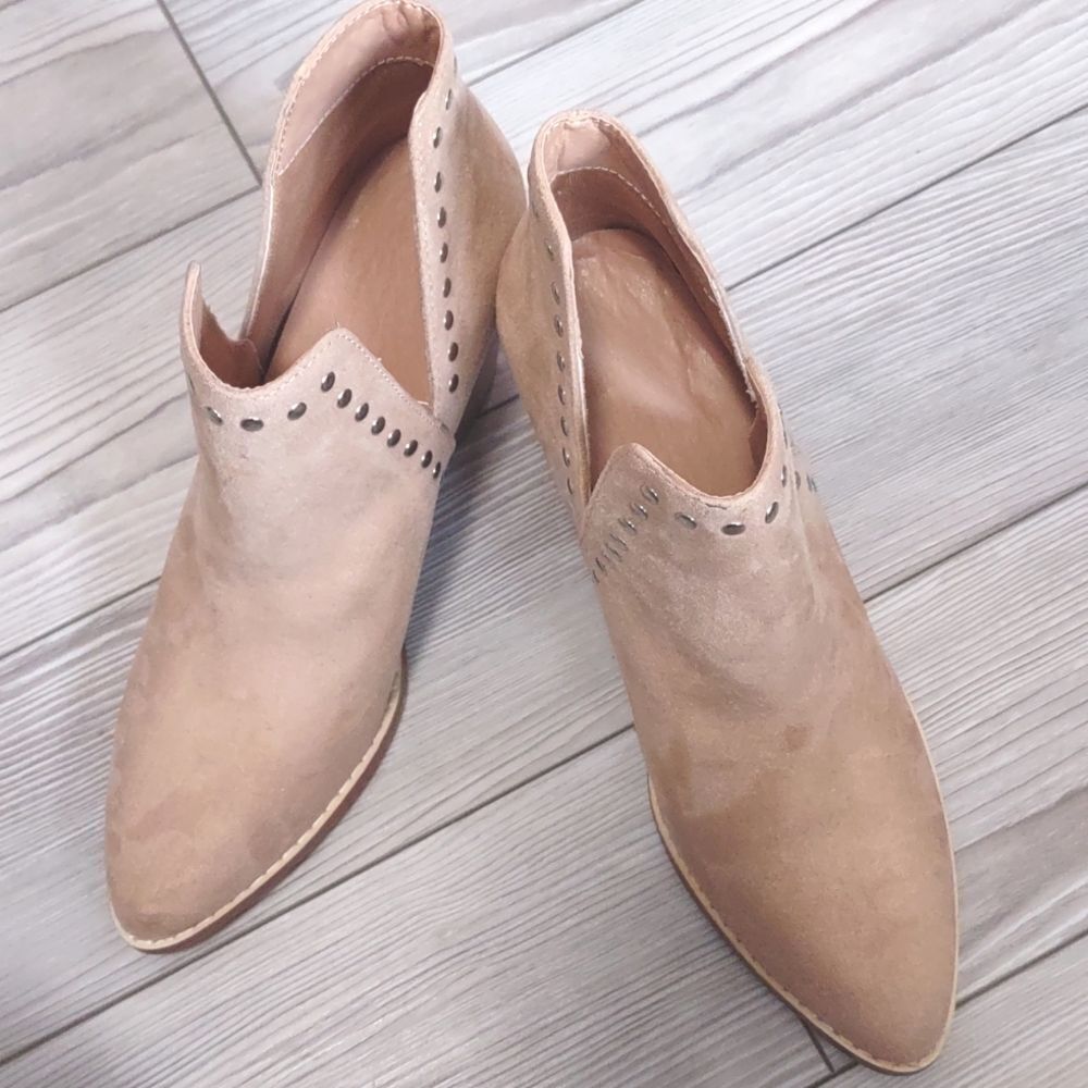 (78-1803)  Tan Women's Pointed Toe Ankle Boot Sz 9.5 - Picture 9 of 11